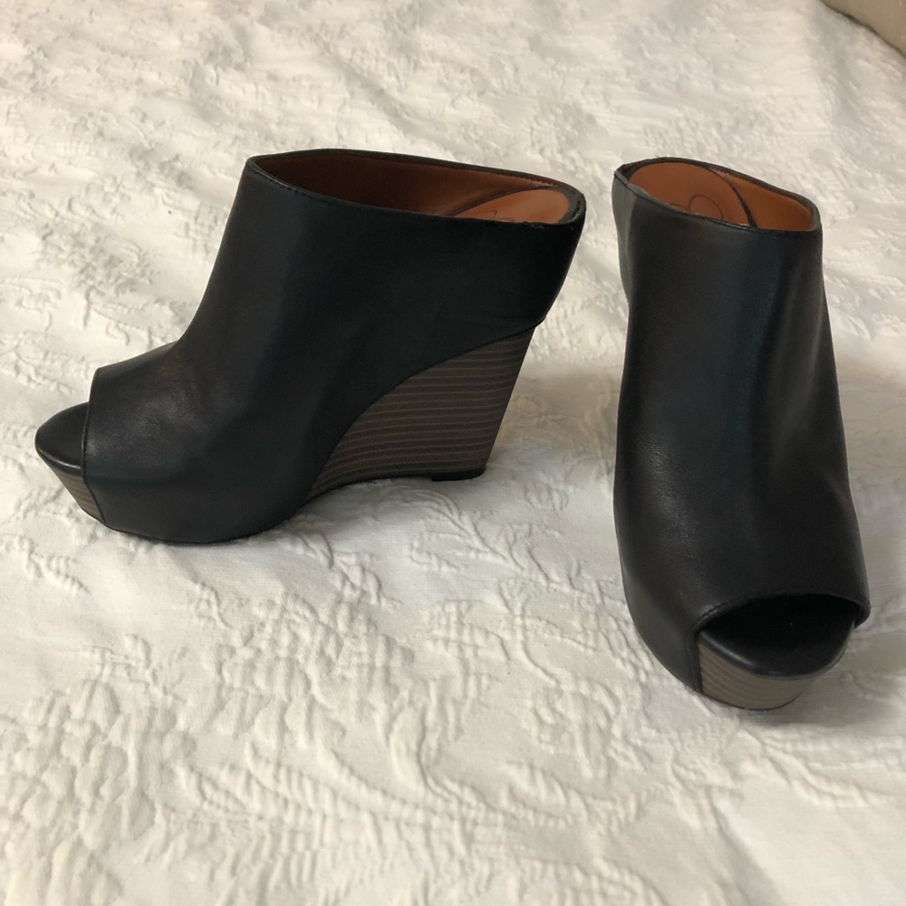 Jéssica Simpson Mules